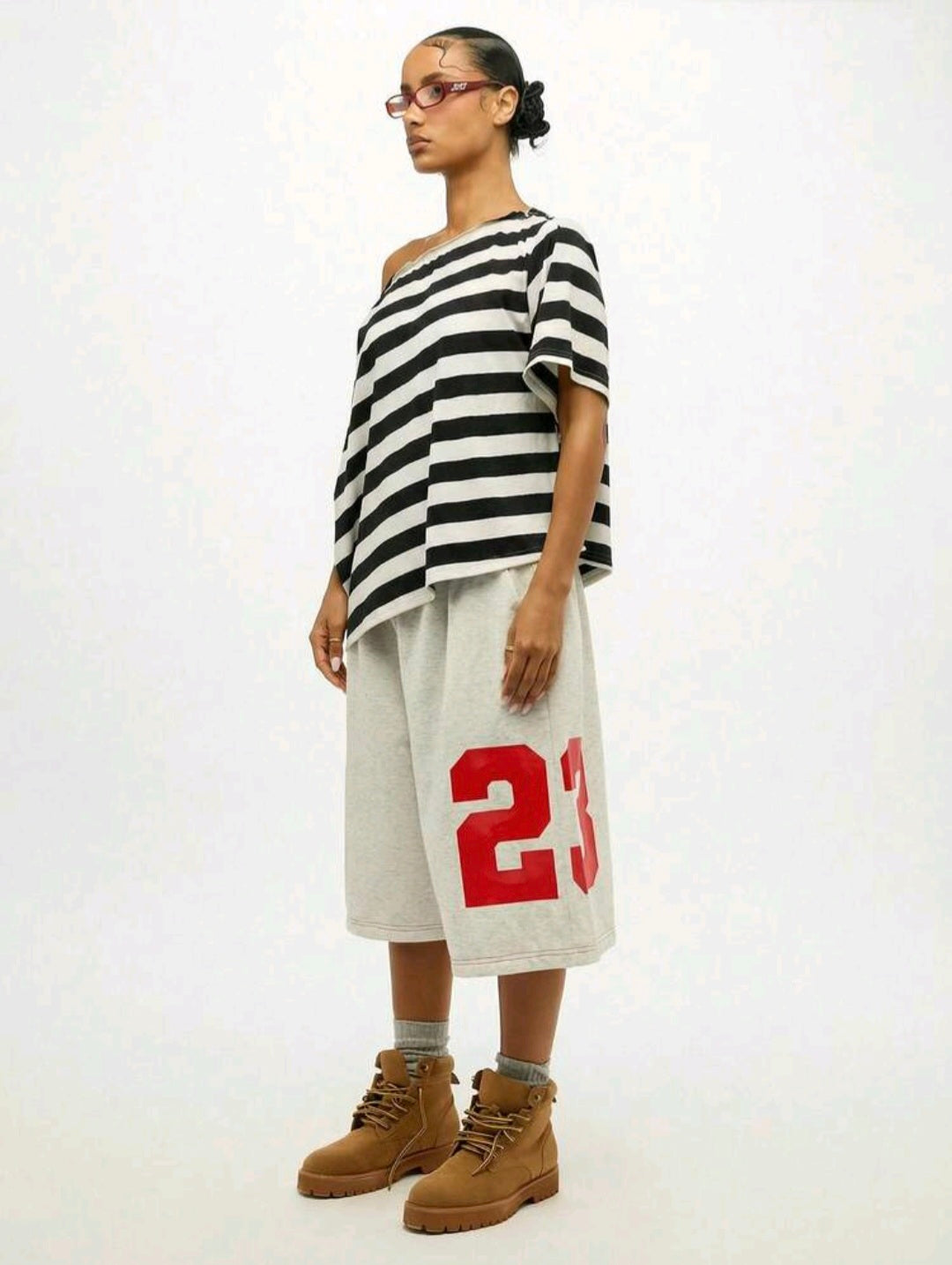 Off Shoulder Black And WhiteTee UK-16