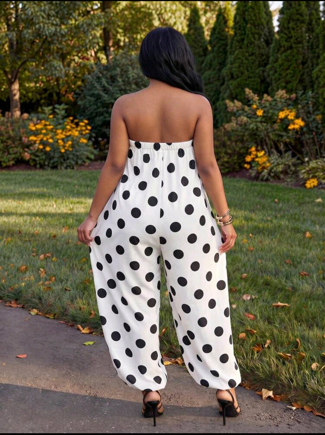 Sleeveless Black And White Polka Dot Jumpsuit UK-16