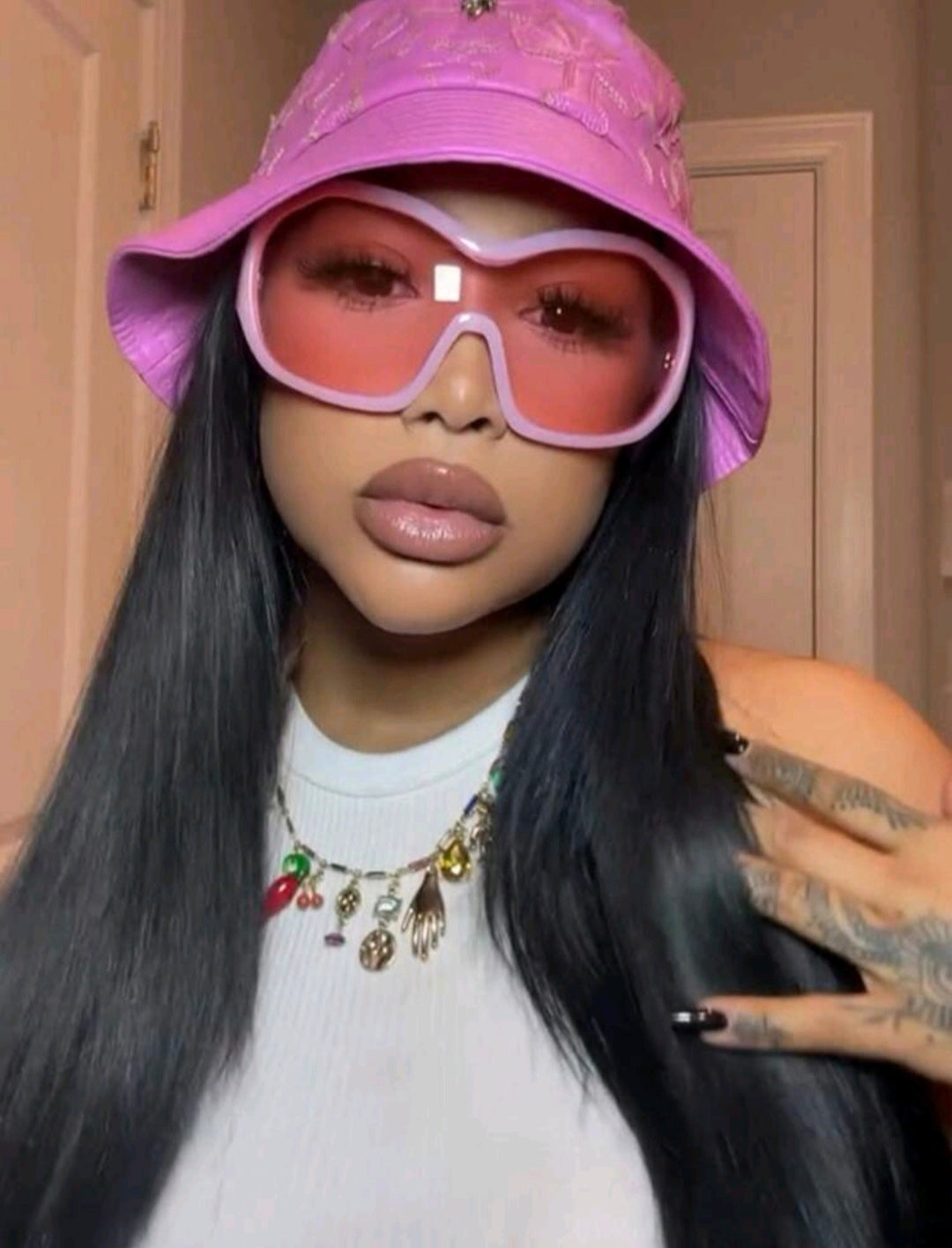 Pink Lens Diva Shades