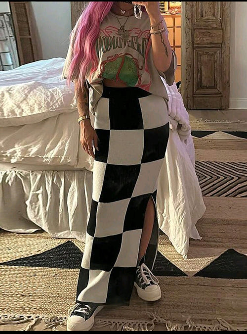 B&W Plaid Knit Skirt — UK 12/14