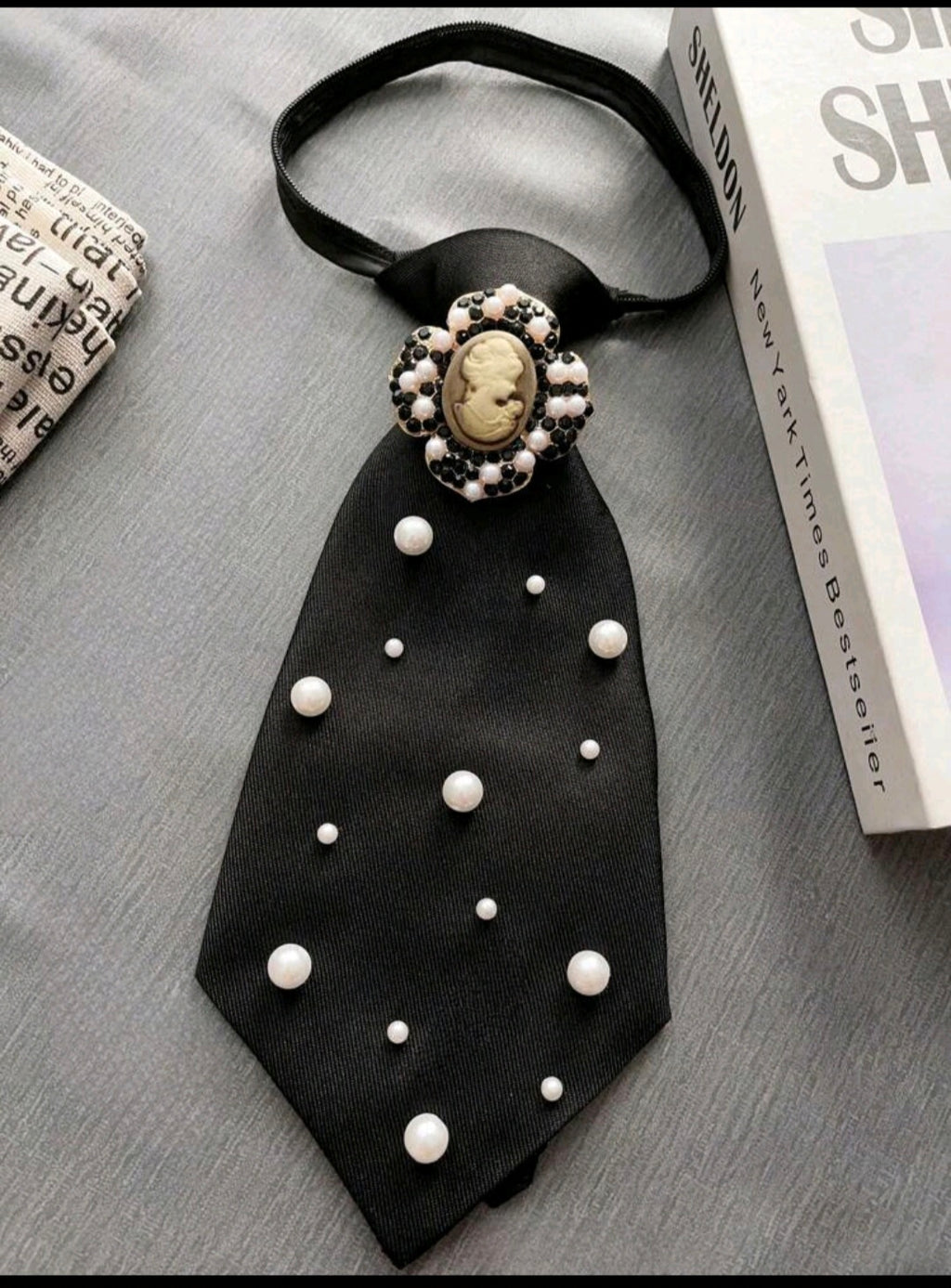 Portrait Lady Rhinestone Tie