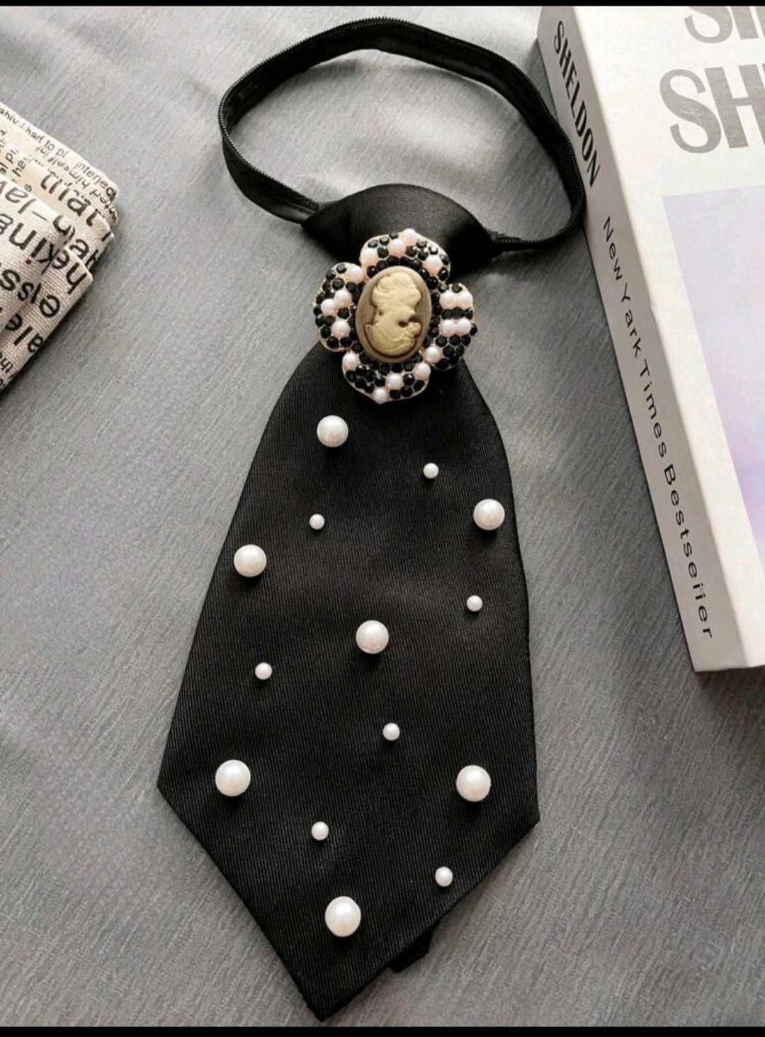 Portrait Lady Rhinestone Tie